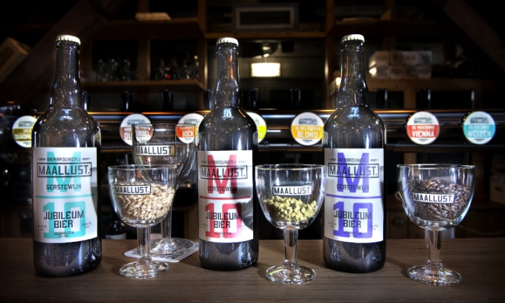 Maallust M10 jubileumbier fles en ingrediënten 